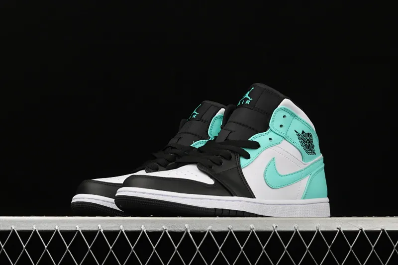 All categories Air Jordan Jordan series basketball shoes Air Jordan 1 Mid Air Jordan 1 Mid AJ1 Joe 1 black and white blue Zhongbang basketball shoes 554724-132